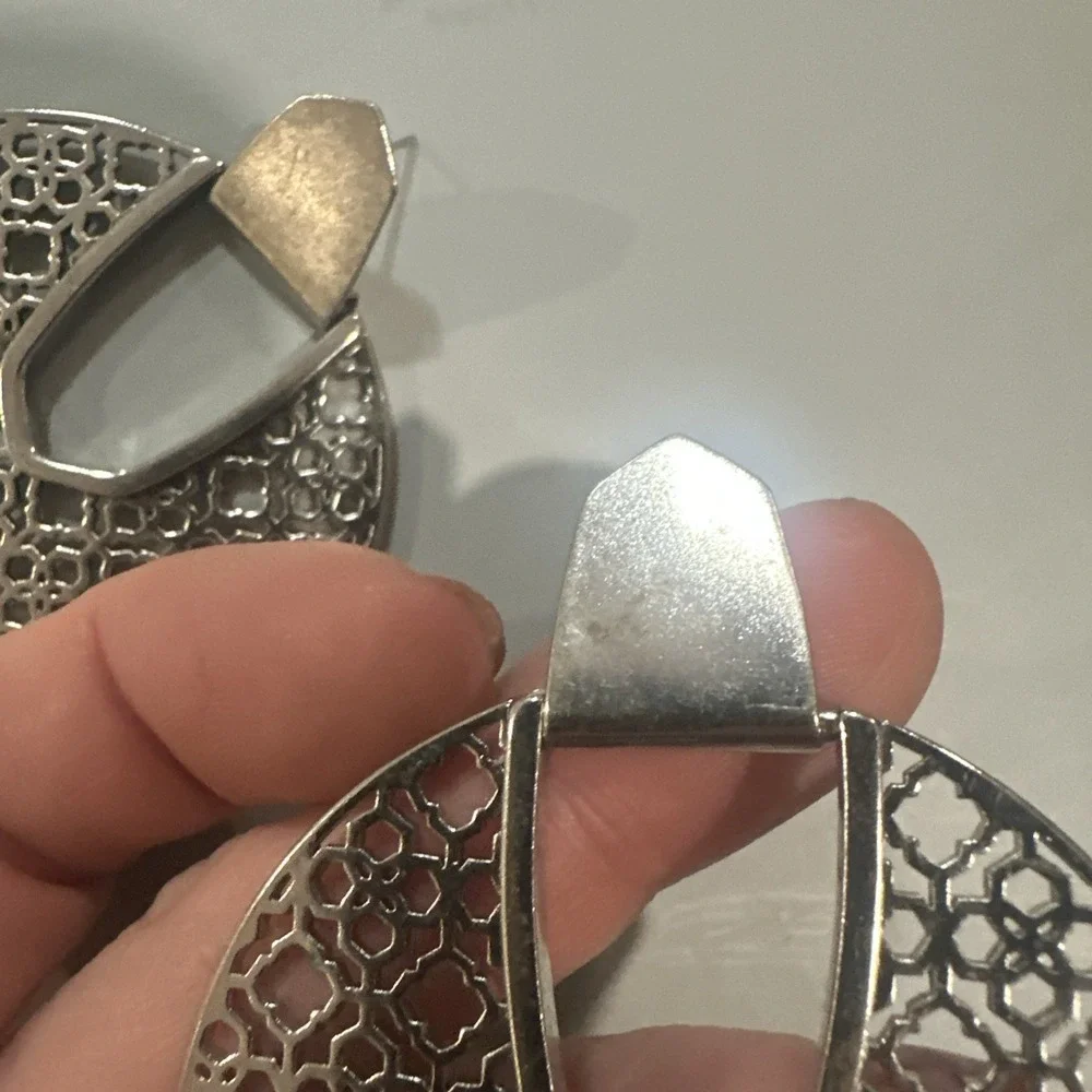 Kendra Scott‎ Diane large statement earrings Silver tone filigree round post